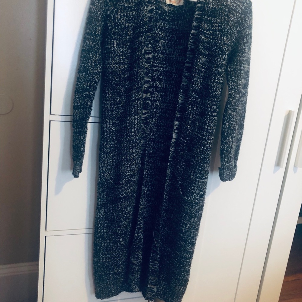 Sweater 🔴 SOLD 🔴